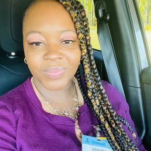 Meet your Posher, Kendra